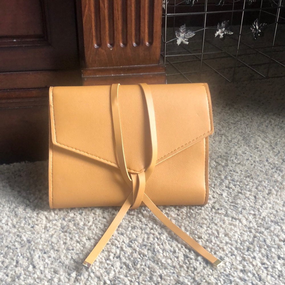 "7 for $25" Glass Ladder & Co Katherine Tech Organizer Roll